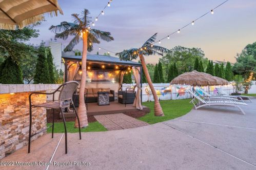 1 Highland Dr, Jackson Twp NJ 08527-1213 exterior