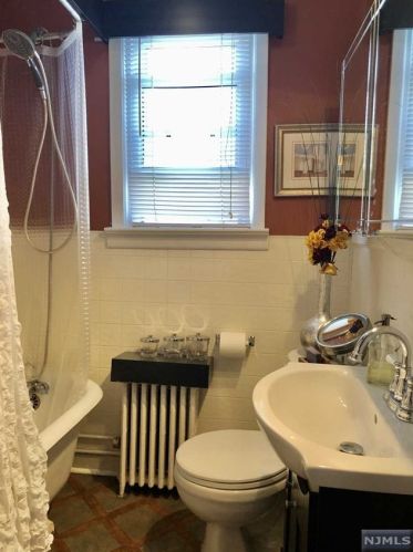 48 Dukes St, Kearny NJ 07032-3928 exterior