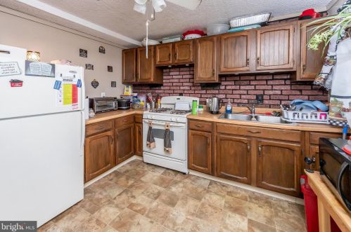 1359 Crown Pt Rd, West Deptford NJ 08093-1710 exterior