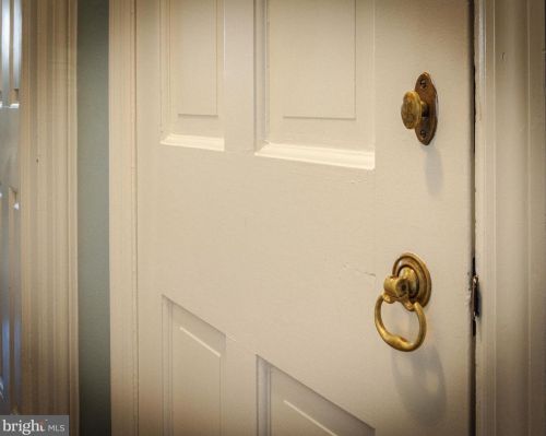 605 Delaware St, West Deptford NJ  08096-1576 exterior