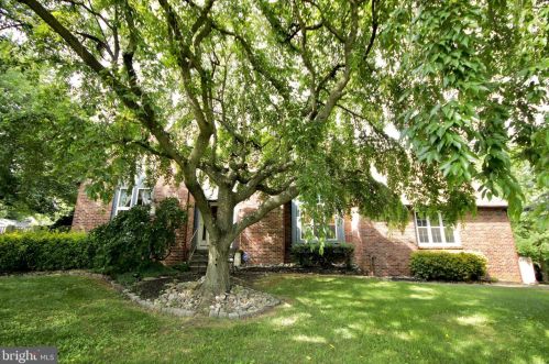 408 Delaware St, West Deptford, NJ 08066-1012