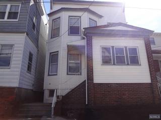 16 Tappan St, Kearny, NJ 07032-3315