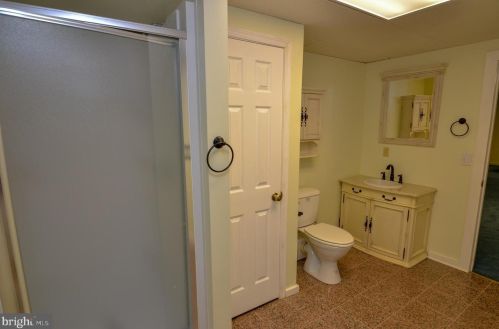 8 Landview Ln, Columbus NJ 08022-2260 exterior