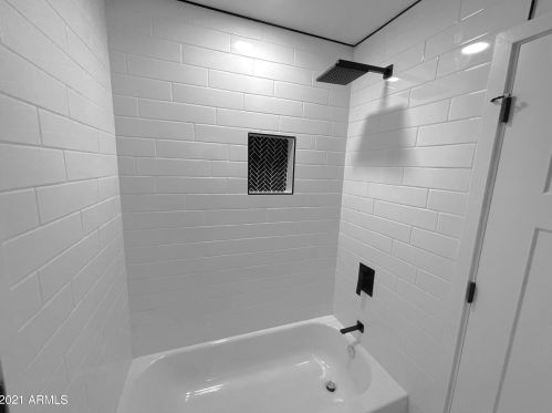 2501 Beryl Ave, Phoenix AZ  85028-3714 exterior