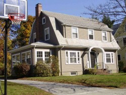 9 Bellingham St, Newton, MA 02461-1001