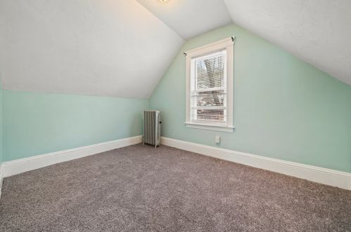 44 Beaconsfield Rd, Worcester MA 01602-1303 exterior