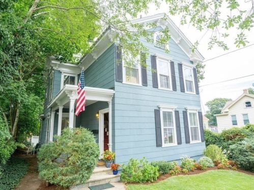 51 Allerton St, Plymouth, MA 02360-4166