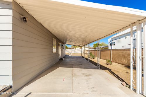 424 Charleston Ave, Phoenix AZ  85022-1529 exterior