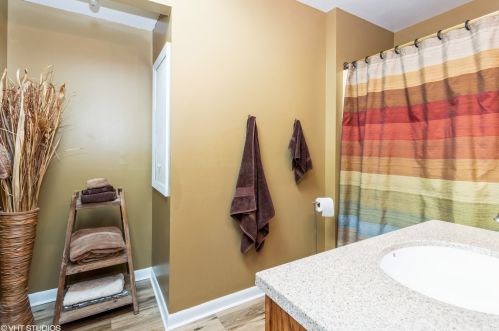 701 Kensington Way, Lemont IL 60440-1066 exterior