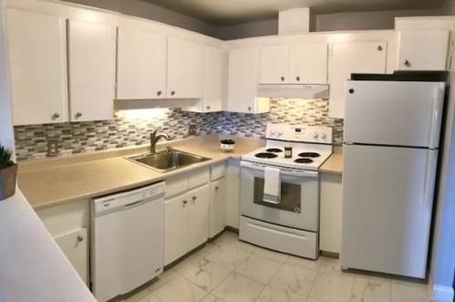 9 Tara Dr, Weymouth MA  02188-3215 exterior