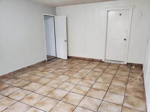 6708 Catalina Dr, Phoenix AZ 85018-7214 exterior