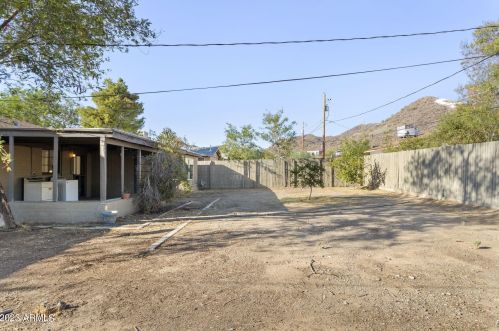 9411 3 Dr, Phoenix AZ 85021-2406 exterior