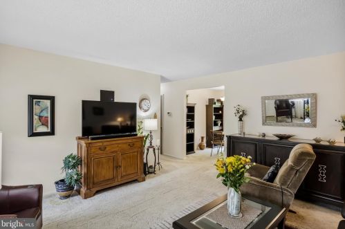 538 Elberne Ave, West Deptford NJ 08093-1715 exterior