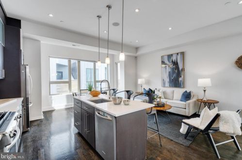 1233 Bainbridge St, Philadelphia, PA 19147-1805