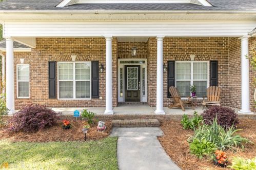 229 Morgan Ranch Cir, Bonaire, GA 31005-3638