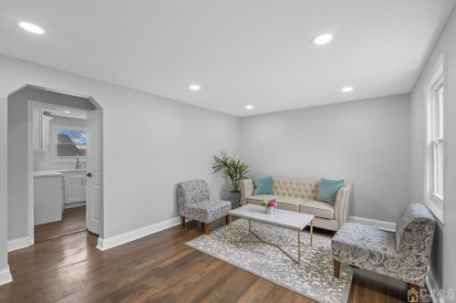 49 Park Ave, Carteret, NJ 07008-1341