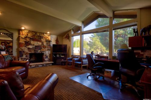 2079 Crk Rd, Sandy UT 84093-6449 exterior