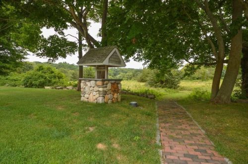 850 Falmouth Hwy, Falmouth MA 02540-2118 exterior