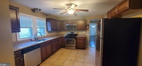 932 Dover Rd, West Deptford NJ 08093-1713 exterior