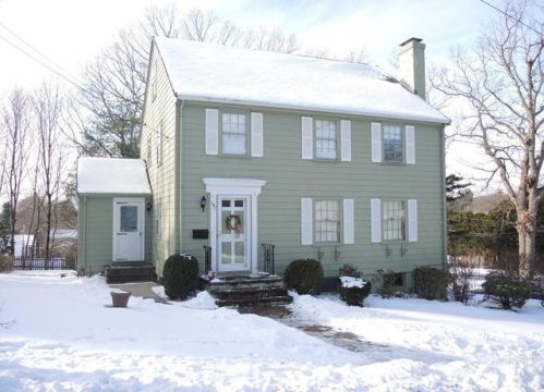 262 Hillcrest Rd, Needham MA  02492-4214 exterior