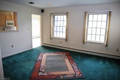 4 Courter Ln, East Hanover NJ  07936-3043 exterior