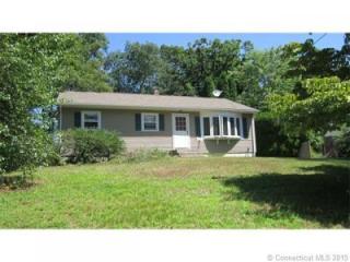 18 Vermont Dr, Chesterfield, CT 06370-1555