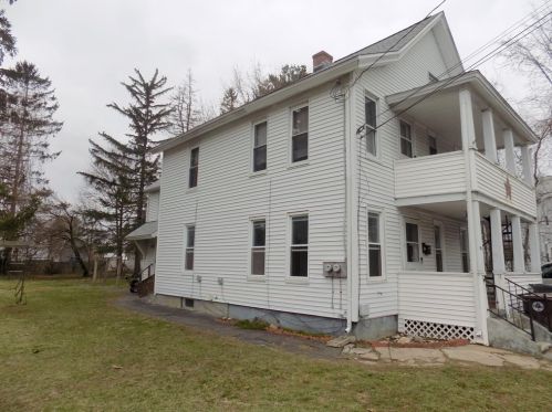 44 Crown St, Montgomery, MA 01085-1144