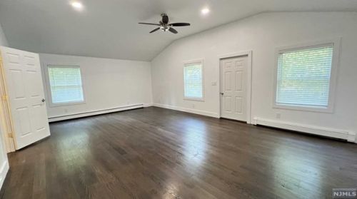 385 Stonetown Rd, Skyline Lakes NJ  07456-1308 exterior