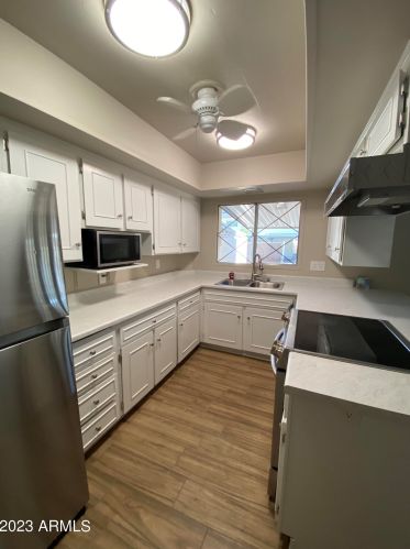 4452 Belleview St, Phoenix AZ  85008-5644 exterior