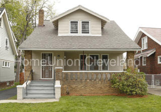3301 Cedarbrook Rd, Cleveland OH  44118-2905 exterior