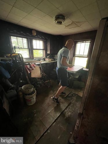 238 Hillcrest Dr, Milford NJ 08848-1001 exterior