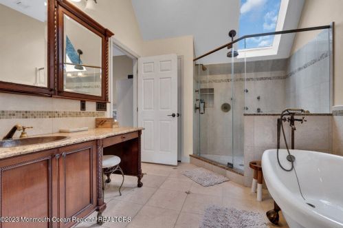 130 Rumson Pl, Little Silver NJ  07739-1044 exterior