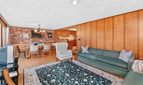 51 Fessenden St, Newton MA 02460-1119 exterior