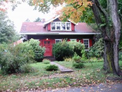 39 Varick Rd, Newton, MA 02468-1304