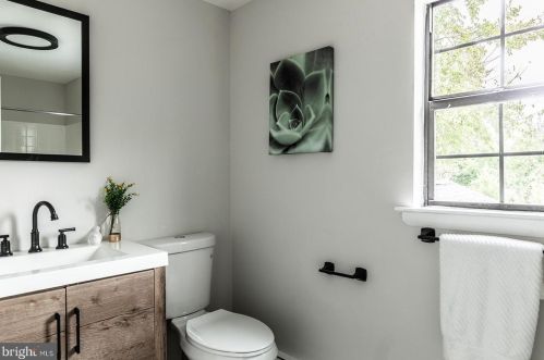 1476 Crown Pt Rd, West Deptford NJ 08093-1712 exterior