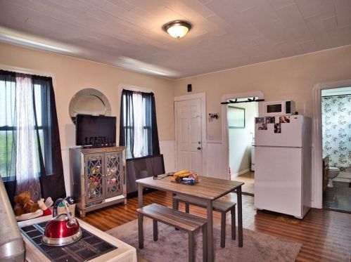 74 Clark St, New Bedford MA 02740-7021 exterior