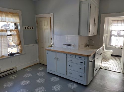 9 Grant St, Taunton MA 02780-3133 exterior