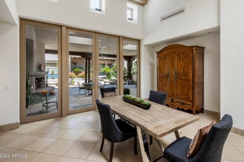 2020 Bethany Home Rd, Phoenix AZ 85014-2434 exterior