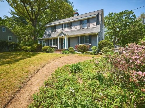 105 Wood End Rd, Newton, MA 02461-1402