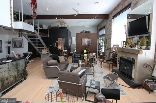 1225 6 St, Philadelphia PA 19147-4828 exterior