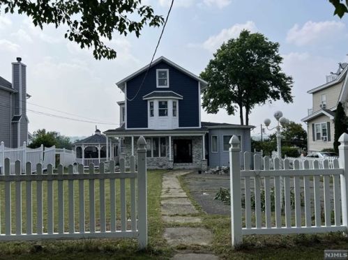 529 Belgrove Dr, Kearny, NJ 07032-1601