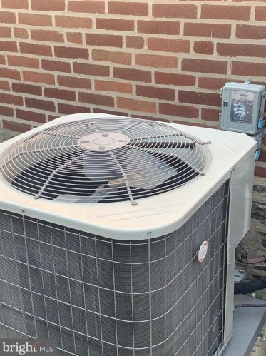 6822 Loretto Ave, Philadelphia PA 19111-5844 exterior