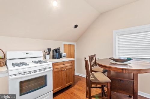 48 Newton Ave, West Deptford NJ 08096-4610 exterior