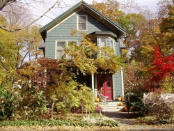 112 Hyde St, Newton, MA 02461-1238