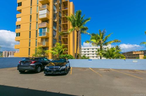 3045 Ala Napuaa Pl, Honolulu HI  96818-2792 exterior