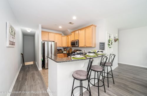 38 Kyle Dr, Tinton Falls NJ 07712-7536 exterior