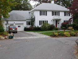 76 Gray Cliff Rd, Newton, MA 02459-2017