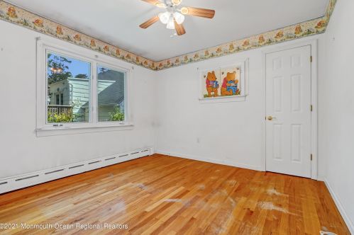 20 Irving Pl, Tinton Falls NJ  07724-1607 exterior