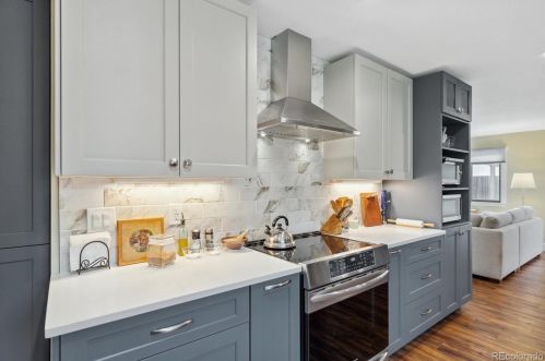 1004 Stanford Pl, Englewood CO 80111-1220 exterior