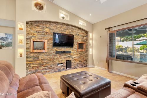 26041 41st Ave, Phoenix AZ 85009-2035 exterior